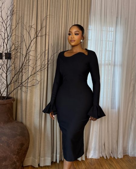 Black Bell Sleeve Statement Neck Midi Dress(Dress Stretches A Little)